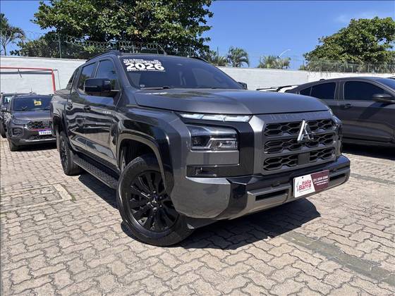 MITSUBISHI TRITON 2.4 BITURBO DIESEL CD KATANA 4X4 AUTOMÁTICO MITSUBISHI TRITON 2.4 BITURBO DIESEL CD KATANA 4X4 AUTOMÁTICO